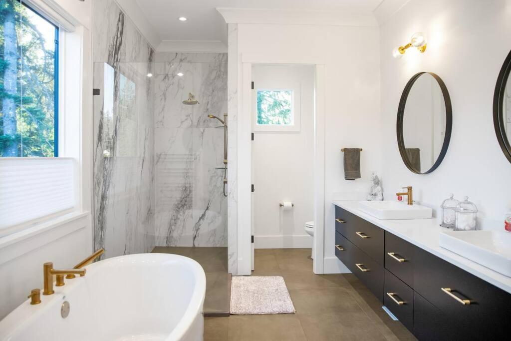 The Fernridge Estate: 5Bd Family Retreat! Villa Langley Buitenkant foto